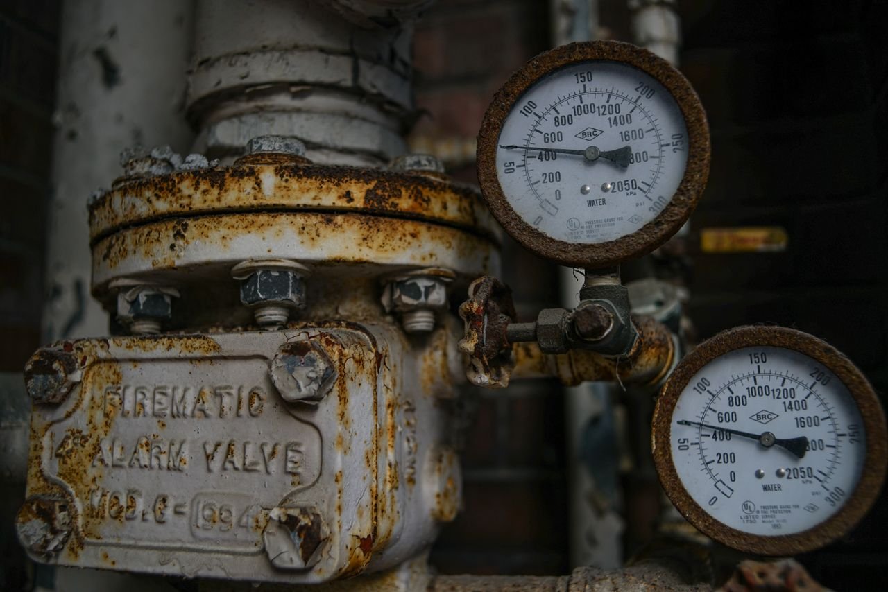 Pipeline valves